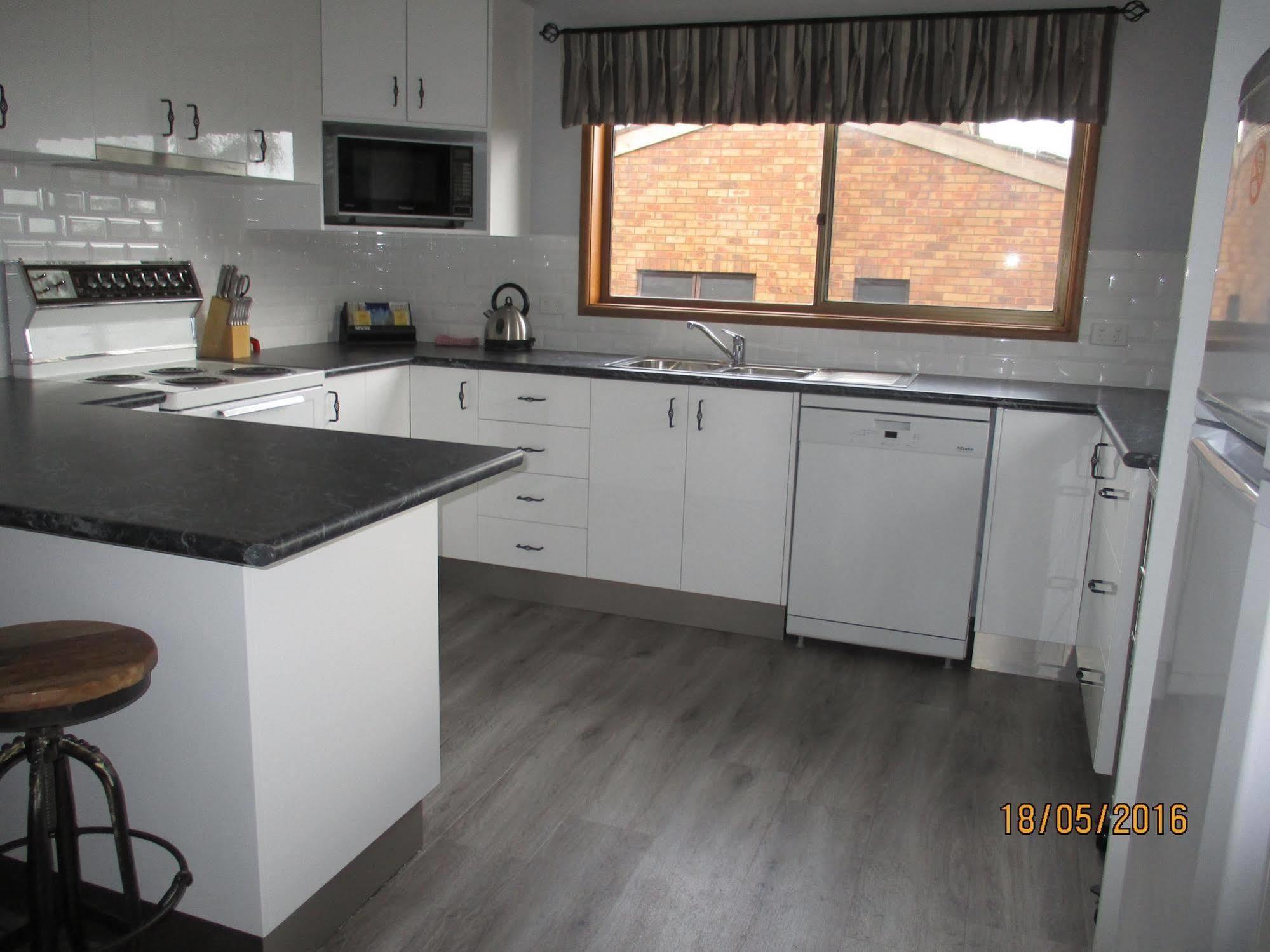 Harbour Lights Holiday Units Меримбула Екстериор снимка
